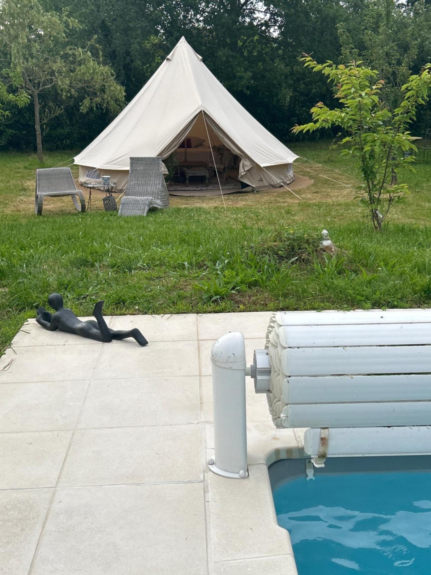Chambre Au Jardin Tente De Charme Eguzon-Chantome Exterior photo